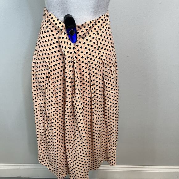 Talbots Skirt size 12 Peach Black Diamonds Knee Pleated Modest Career Church - Picture 8 of 9
